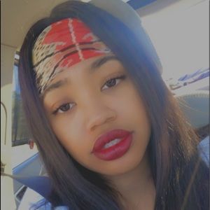 Meet your Posher, Desirae